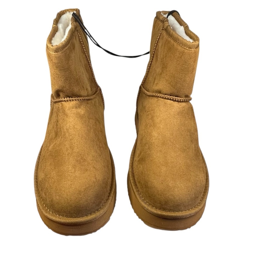 Women’s Arizona Ruthie Cognac Boots. Size 11.